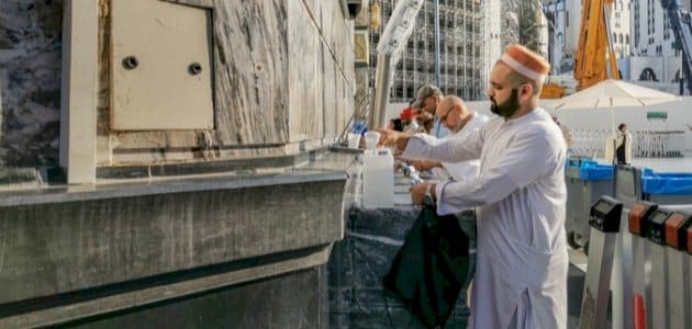 قصة نبع ماء زمزم