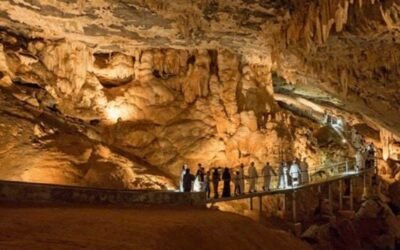 كهف الهوتة.. جوهرة السياحة في سلطنة عمان