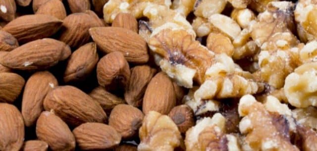 ما هي فوائد الجوز واللوز؟